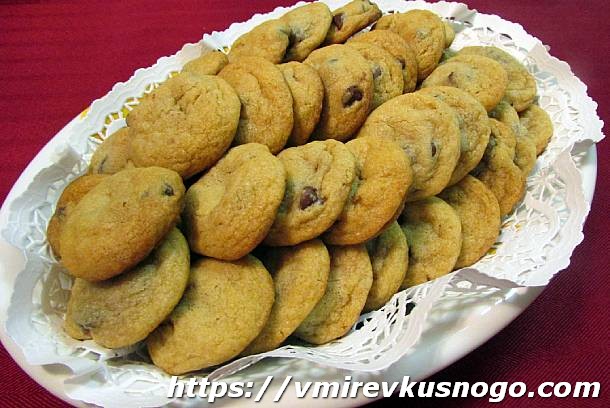 Печенье с шоколадными чипсами