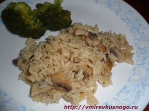 рецепт Рис с грибами и розмарином