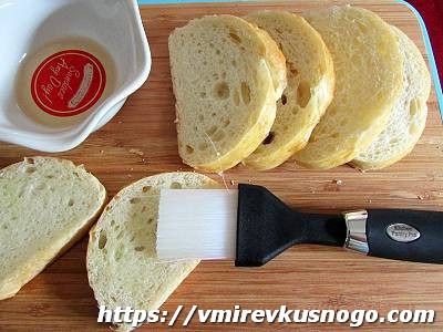 брускетта  с помидорами