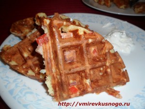 рецепт Вафли с ветчиной и сыром