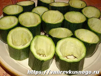 запечённые фаршированные кабачки