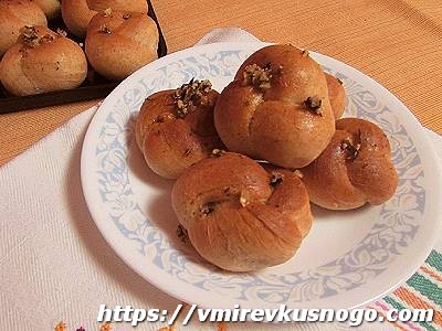домашние булочки с чесноком
