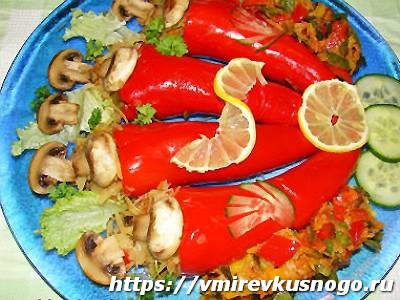 Фаршированный овощами перец