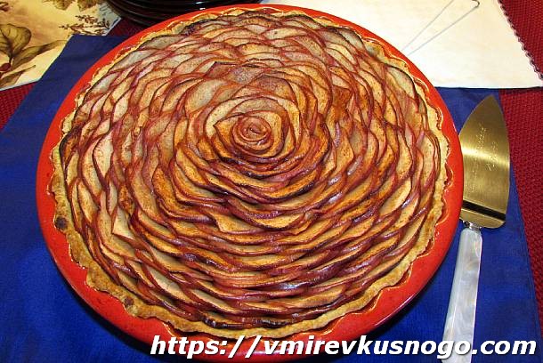 Яблочный пирог «Роза»
