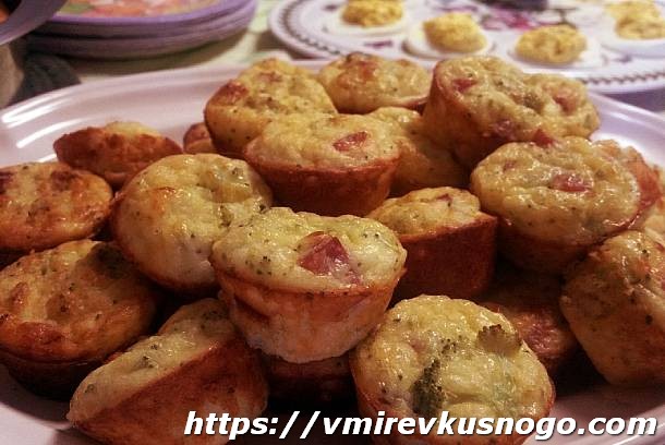 Мини-киш с брокколи и сыром