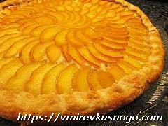 пицца с фруктами