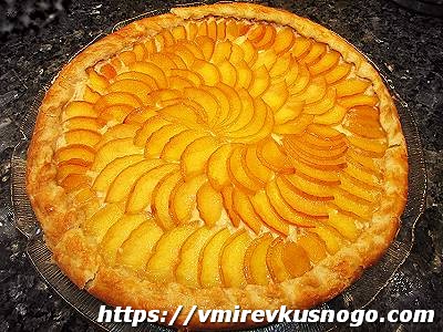 пицца с фруктами