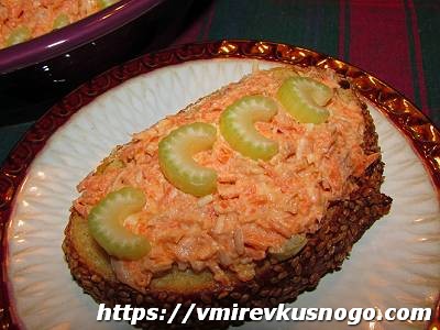 салат из консервированного тунца