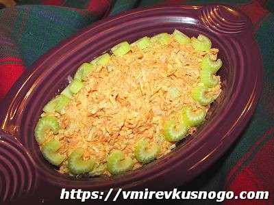 салат из консервированного тунца