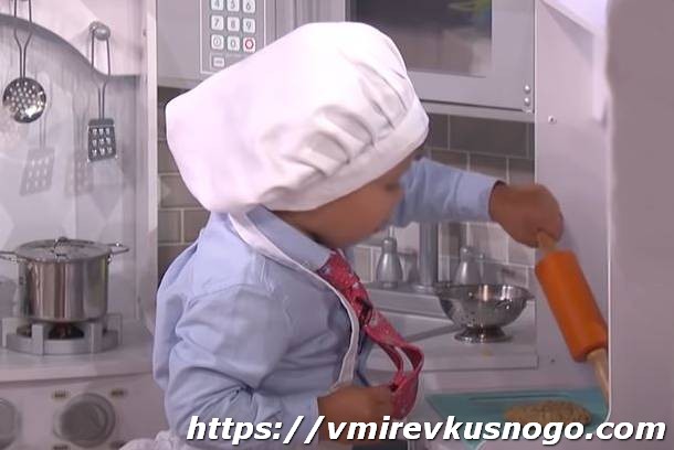 Маленькие помощники на кухне